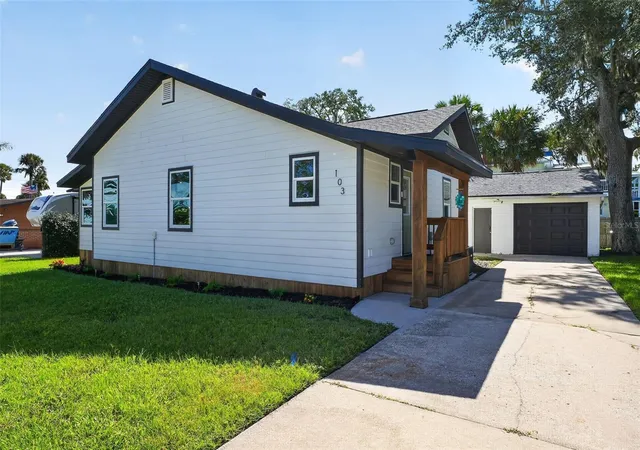 Photo 4 of Single family home for sale at 103 Park Cir, Daytona Beach, FL 32117 | MLS# FC321797 | Listing updated on 2026-10-05