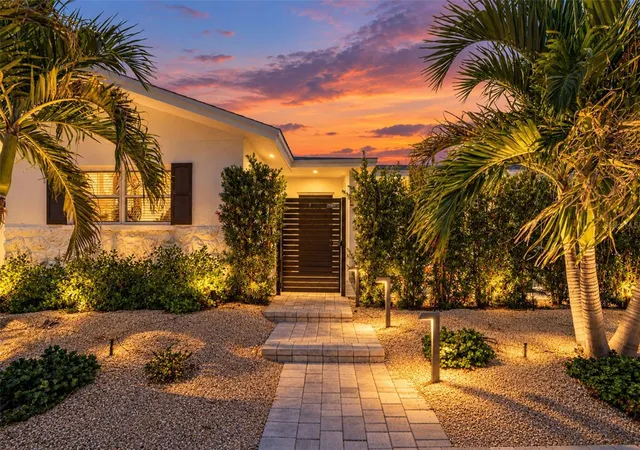 Photo 1 of Single family home for sale at 2482 Wisteria St, Sarasota, FL 34239 | MLS# A4707931 | Listing updated on 2026-10-08