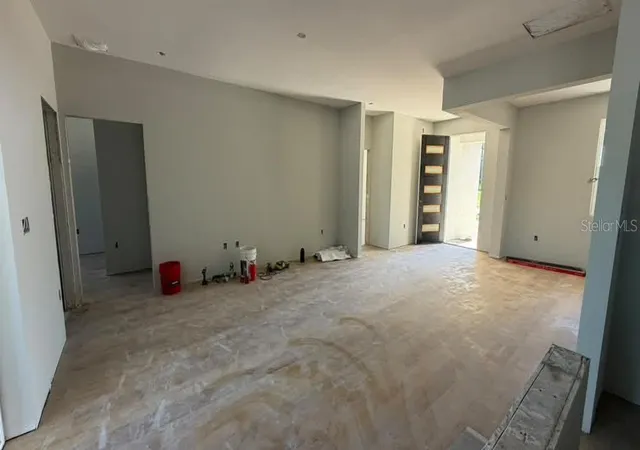 Photo 3 of Single family home for sale at 200 Memorial Dr, Sebring, FL 33870 | MLS# O6446108 | Listing updated on 2026-10-01