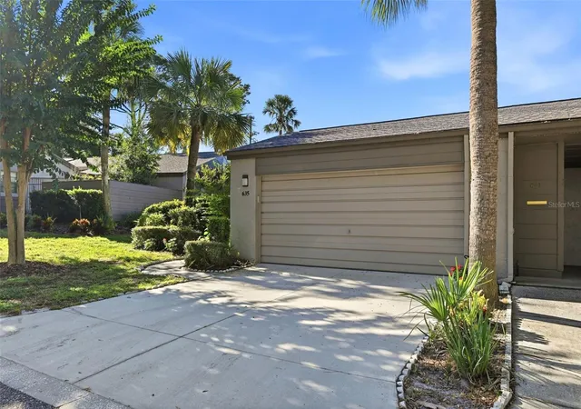 Photo 2 of Townhouse for sale at 635 Woodridge Dr, Fern Park, FL 32730 | MLS# O6446111 | Listing updated on 2026-10-08