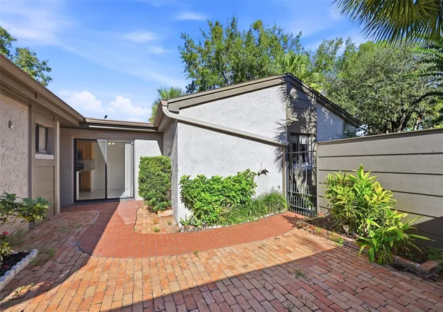 Photo 3 of Townhouse for sale at 635 Woodridge Dr, Fern Park, FL 32730 | MLS# O6446111 | Listing updated on 2026-10-09
