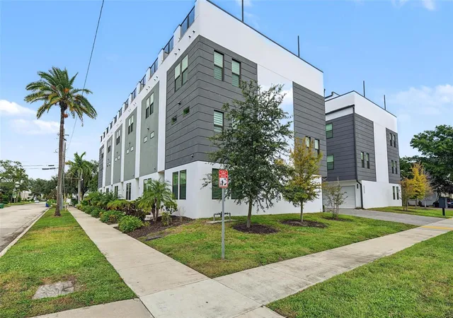 Photo 1 of Townhouse for sale at 4215 W N A St #9, Tampa, FL 33609 | MLS# TB8553508 | Listing updated on 2026-10-02