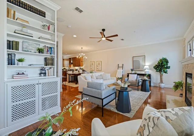 Photo 3 of Townhouse for sale at 114 E Davis Blvd #4, Tampa, FL 33606 | MLS# TB8553510 | Listing updated on 2026-10-08