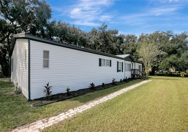 Photo 3 of Manufactured home for sale at 30148 Clearview Dr, Wesley Chapel, FL 33545 | MLS# TB8553518 | Listing updated on 2026-10-03