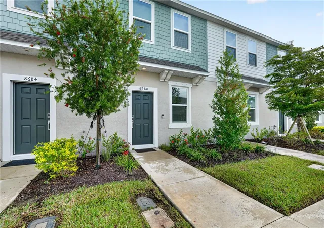 Photo 3 of Townhouse for sale at 8688 Daybreak St, Sarasota, FL 34241 | MLS# A4707941 | Listing updated on 2026-10-02