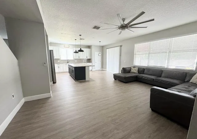 Photo 1 of Single family home for sale at 10313 Stratford Pointe Ave, Orlando, FL 32832 | MLS# S5158569 | Listing updated on 2026-10-10