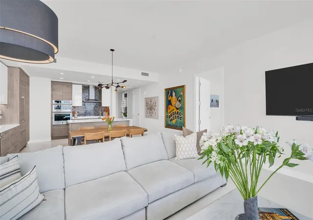 Photo 4 of Condo for sale at 301 1st Street S #2105, Saint Petersburg, FL 33701 | MLS# TB8553523 | Listing updated on 2026-10-09