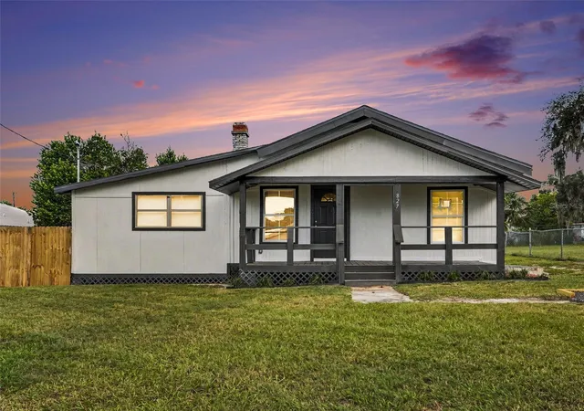 Photo 1 of Single family home for sale at 827 Avenue O Sw, Winter Haven, FL 33880 | MLS# O6446125 | Listing updated on 2026-10-03