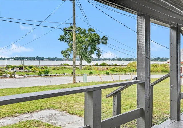Photo 3 of Single family home for sale at 827 Avenue O SW, Winter Haven, FL 33880 | MLS# O6446125 | Listing updated on 2026-10-03