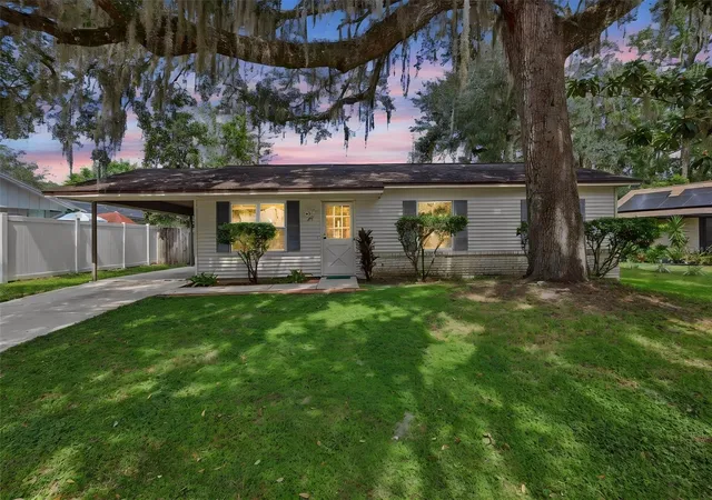 Photo 1 of Single family home for sale at 711 Thistle Pl, Winter Springs, FL 32708 | MLS# V4951586 | Listing updated on 2026-10-02