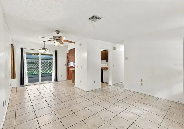 Photo 3 of Single family home for sale at 711 Thistle Pl, Winter Springs, FL 32708 | MLS# V4951586 | Listing updated on 2026-10-02