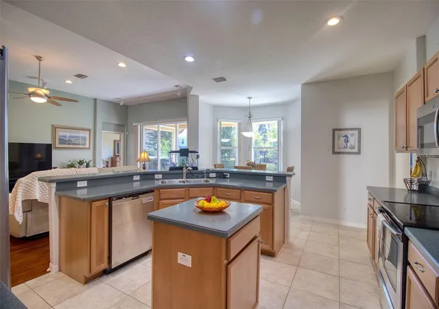 Photo 4 of Single family home for sale at 2219 Elizabeth Way, Dunedin, FL 34698 | MLS# TB8553532 | Listing updated on 2026-10-09