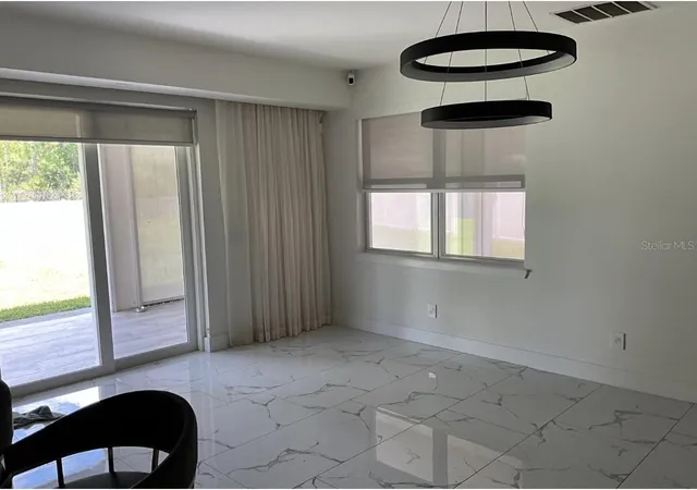 Photo 4 of Single family home for sale at 6013 Fender Ct, Orlando, FL 32837 | MLS# S5158570 | Listing updated on 2026-10-01