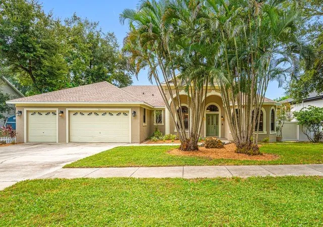 Photo 1 of Single family home for sale at 114 Irwin St E, Safety Harbor, FL 34695 | MLS# TB8553537 | Listing updated on 2026-10-07