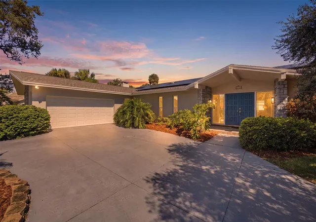 Photo 1 of Single family home for sale at 2308 Seton Ln, Largo, FL 33774 | MLS# TB8553538 | Listing updated on 2026-10-28