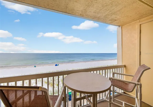 Listing Photo 4 - Condo for sale in building located at 50 Gulf Blvd, Indian Rocks Beach, FL 33785 - Unit #313