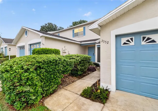 Photo 3 of Townhouse for sale at 2352 Isle Royale Ct Se, Winter Haven, FL 33880 | MLS# L4965457 | Listing updated on 2026-10-07