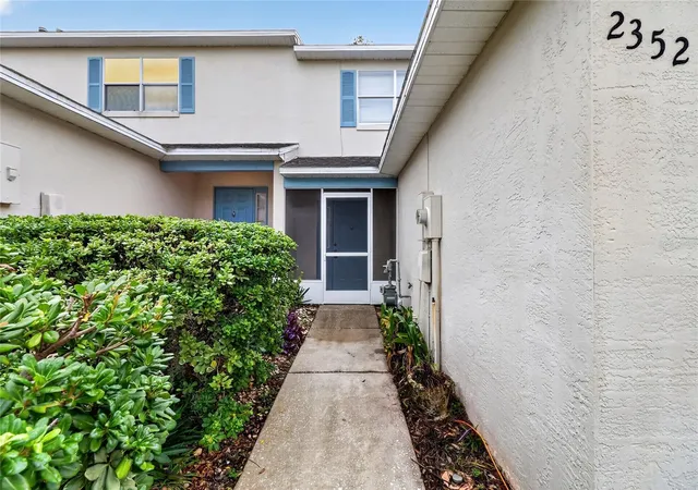 Photo 3 of Townhouse for sale at 2352 Isle Royale Ct SE, Winter Haven, FL 33880 | MLS# L4965457 | Listing updated on 2026-10-07