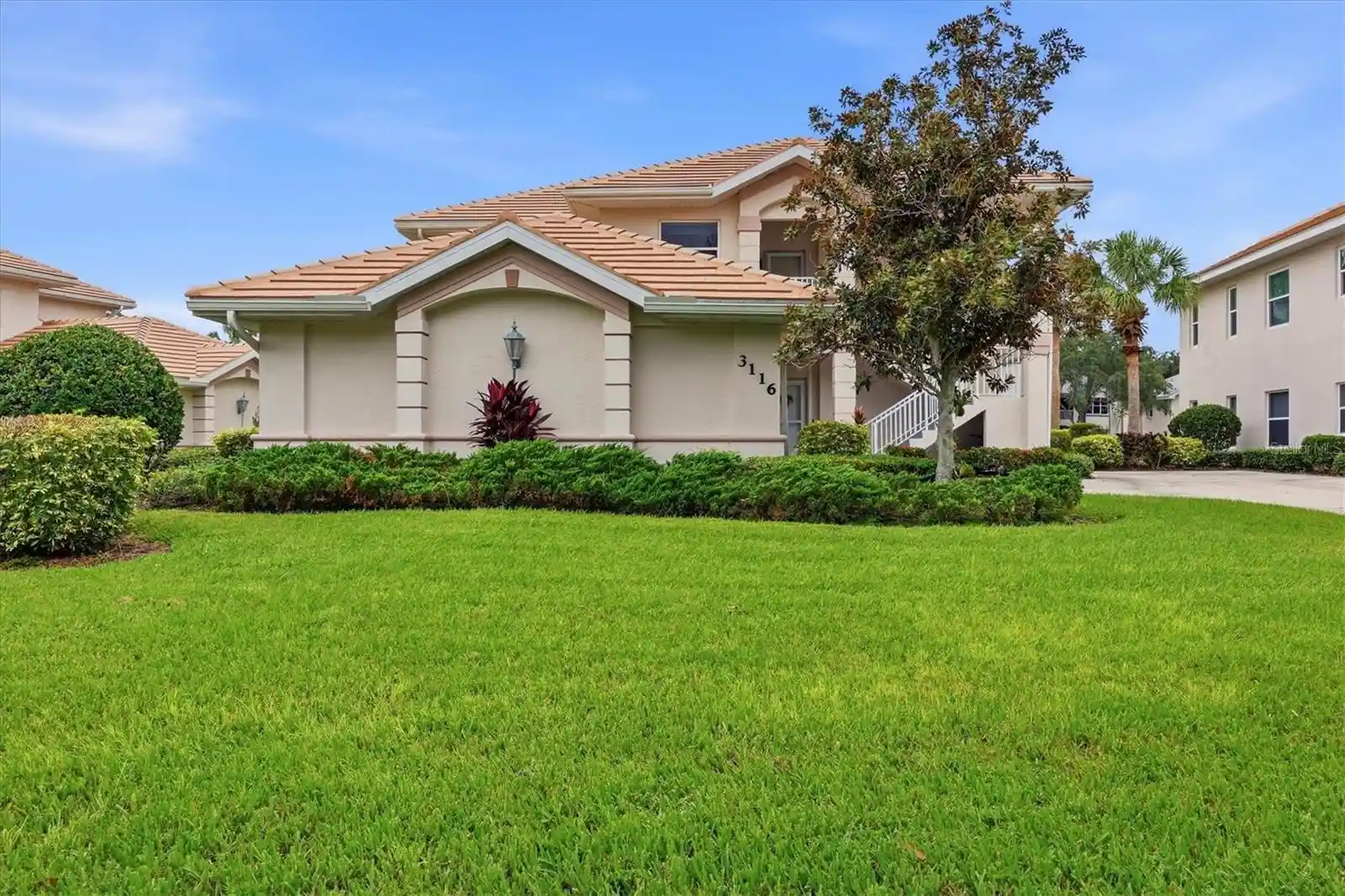 Listing Photo 2 - Condo for sale in 3116 Clb Dr located at 3116 Clb Dr, PORT CHARLOTTE, FL 33953 - Unit #225