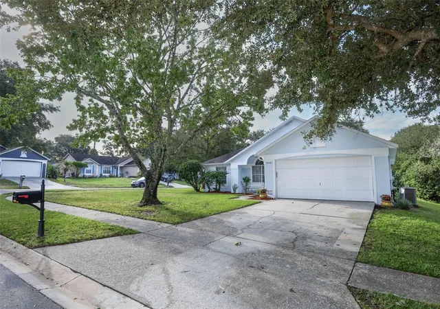 Photo 2 of Single family home for sale at 2446 Briarcreek Dr, Apopka, FL 32703 | MLS# O6446136 | Listing updated on 2026-10-07