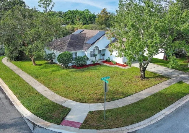 Photo 3 of Single family home for sale at 2446 Briarcreek Dr, Apopka, FL 32703 | MLS# O6446136 | Listing updated on 2026-10-07
