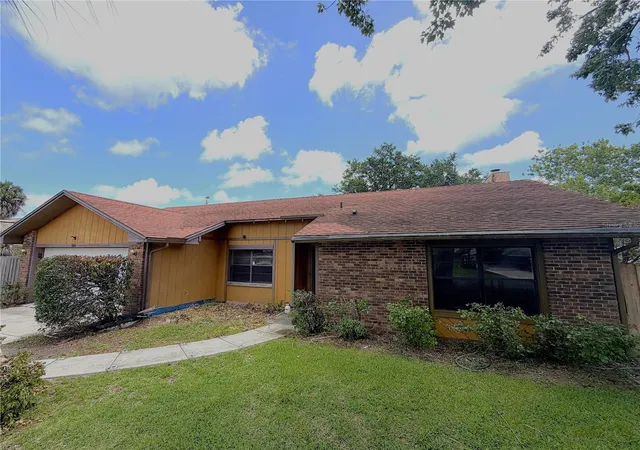 Photo 2 of Single family home for sale at 824 Black Duck Dr, Port Orange, FL 32127 | MLS# O6446139 | Listing updated on 2026-10-01
