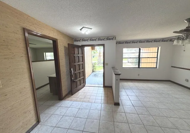 Photo 4 of Single family home for sale at 824 Black Duck Dr, Port Orange, FL 32127 | MLS# O6446139 | Listing updated on 2026-10-01