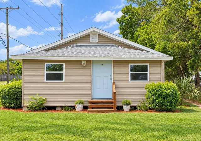 Photo 3 of Single family home for sale at 620 Oak St, Auburndale, FL 33823 | MLS# OM733155 | Listing updated on 2026-10-01