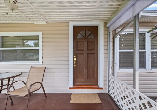 Photo 3 of Single family home for sale at 5291 43rd Avenue N, Saint Petersburg, FL 33709 | MLS# TB8553550 | Listing updated on 2026-10-03