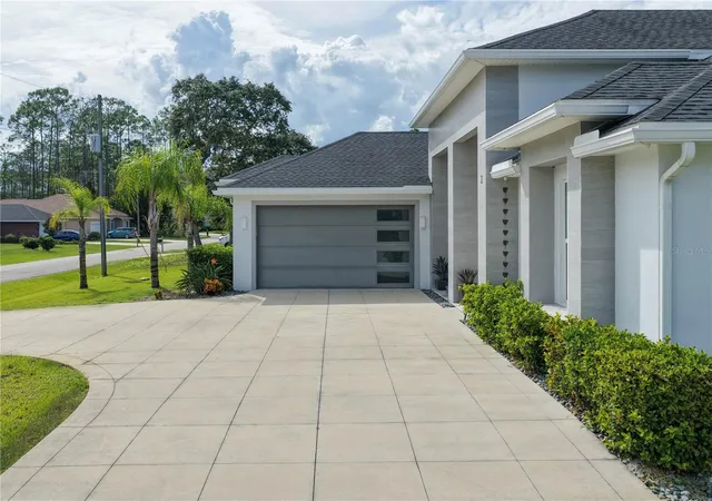 Photo 4 of Single family home for sale at 2 Robin Pl, Palm Coast, FL 32164 | MLS# FC321799 | Listing updated on 2026-10-07