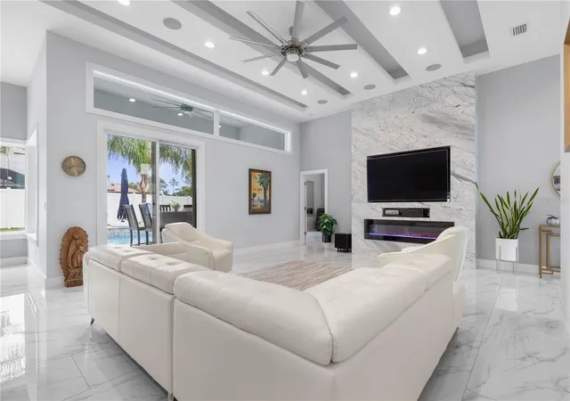 Photo 2 of Single family home for sale at 2 Robin Pl, Palm Coast, FL 32164 | MLS# FC321799 | Listing updated on 2026-10-08