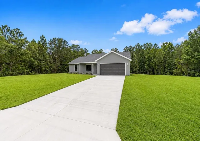 Photo 3 of Single family home for sale at 1455 SW Half Moon Dr, Dunnellon, FL 34431 | MLS# O6446146 | Listing updated on 2026-10-01