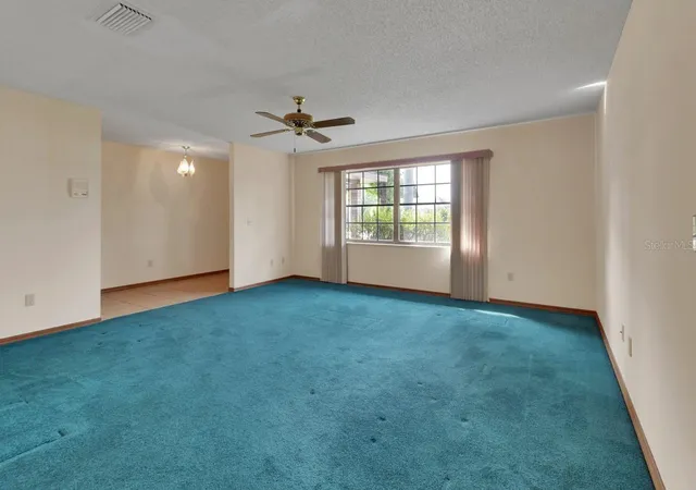 Photo 3 of Single family home for sale at 135 E Iris Dr, Orange City, FL 32763 | MLS# V4951588 | Listing updated on 2026-10-05