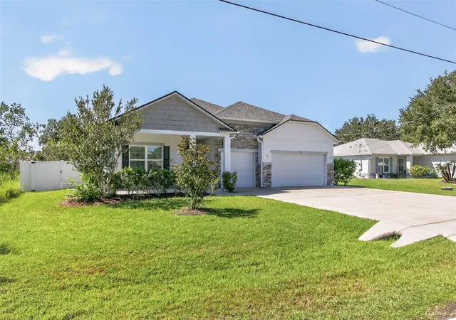 Photo 1 of Sale Pending at 21 Lancelot Dr, Palm Coast, FL 32137 | MLS# V4951589 | Listing updated on 2026-10-18