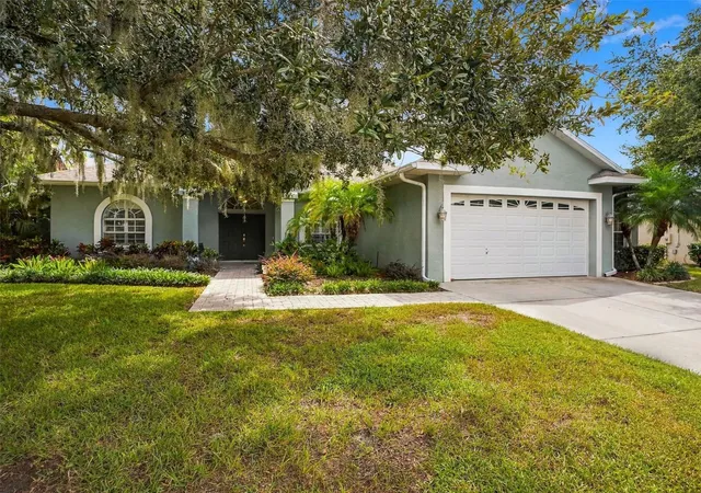 Photo 2 of Single family home for sale at 19621 Lake Osceola Ln, Odessa, FL 33556 | MLS# W7889953 | Listing updated on 2026-10-03