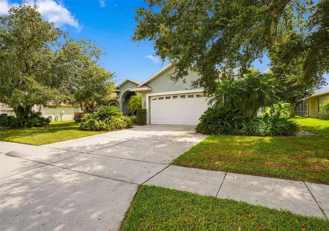 Photo 3 of Single family home for sale at 19621 Lake Osceola Ln, Odessa, FL 33556 | MLS# W7889953 | Listing updated on 2026-10-03