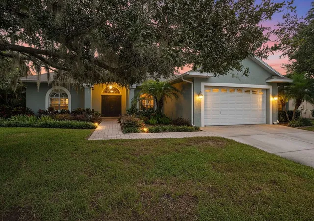 Photo 3 of Single family home for sale at 19621 Lake Osceola Ln, Odessa, FL 33556 | MLS# W7889953 | Listing updated on 2026-10-03