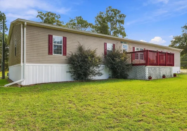 Photo 4 of Manufactured home for sale at 7045 S Spartan Ave, Homosassa, FL 34446 | MLS# W7889955 | Listing updated on 2026-10-02