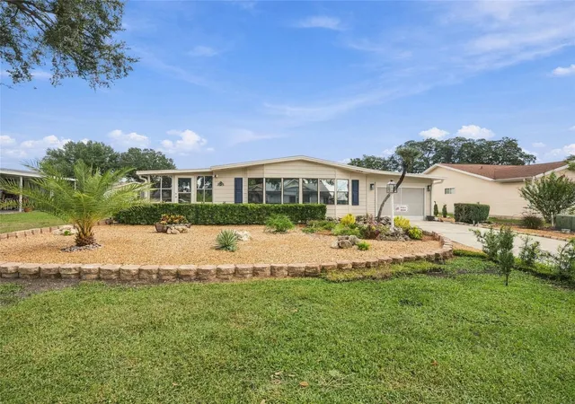 Photo 3 of Manufactured home for sale at 8641 Sw 62nd Terrace, Ocala, FL 34476 | MLS# OM733160 | Listing updated on 2026-10-06