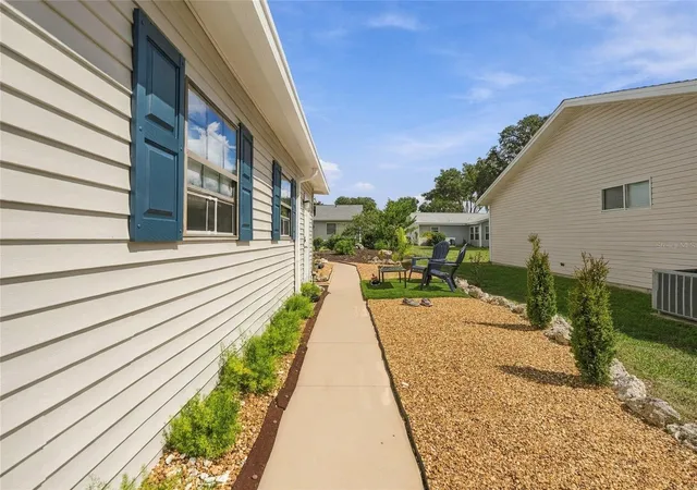 Photo 4 of Manufactured home for sale at 8641 SW 62nd Terrace, Ocala, FL 34476 | MLS# OM733160 | Listing updated on 2026-10-06