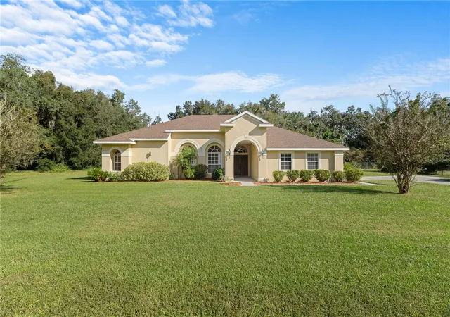Photo 2 of Single family home for sale at 24051 Martin Dr, Brooksville, FL 34601 | MLS# W7889957 | Listing updated on 2026-10-04