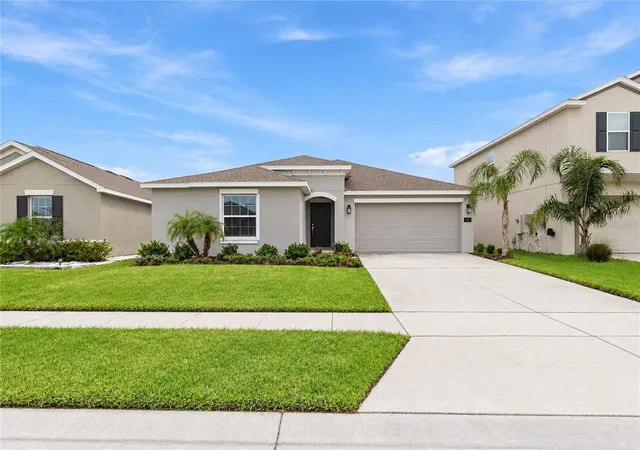 Photo 1 of Single family home for sale at 301 Pineywoods St, Saint Cloud, FL 34772 | MLS# O6446159 | Listing updated on 2026-10-06