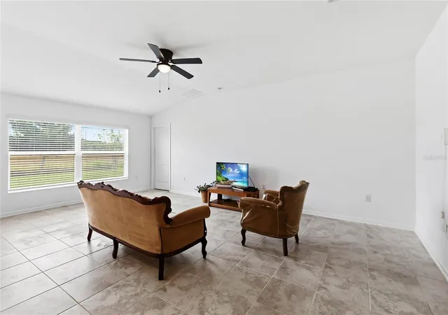 Photo 4 of Single family home for sale at 301 Pineywoods St, Saint Cloud, FL 34772 | MLS# O6446159 | Listing updated on 2026-10-06
