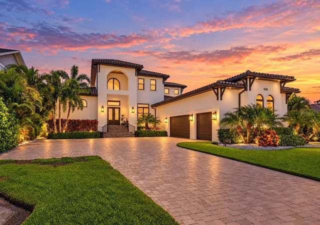 Photo 1 of Mansion for sale at 1341 Monterey Blvd Ne, Saint Petersburg, FL 33704 | MLS# TB8553580 | Listing updated on 2026-10-22