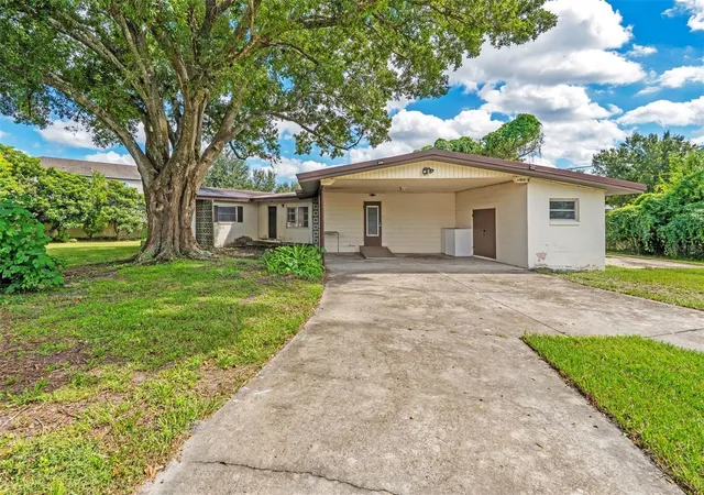 Photo 1 of Single family home for sale at 4800 Beach Blvd, Orlando, FL 32803 | MLS# O6446167 | Listing updated on 2026-10-20