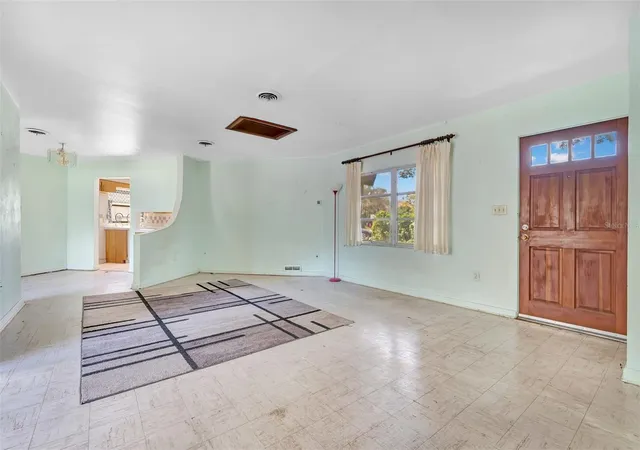 Photo 4 of Single family home for sale at 4800 Beach Blvd, Orlando, FL 32803 | MLS# O6446167 | Listing updated on 2026-10-20