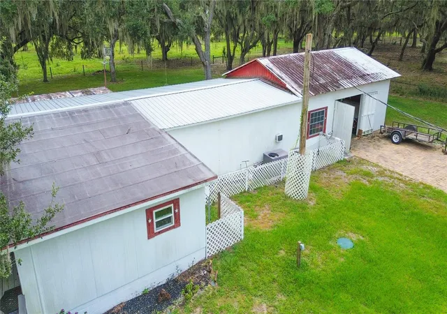 Photo 1 of Manufactured home for sale at 2900 Tiger Lake Rd, Lake Wales, FL 33898 | MLS# K4903827 | Listing updated on 2026-10-07