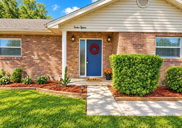 Photo 2 of Single family home for sale at 1215 Fairlane Ct Nw, Winter Haven, FL 33881 | MLS# TB8553587 | Listing updated on 2026-10-01