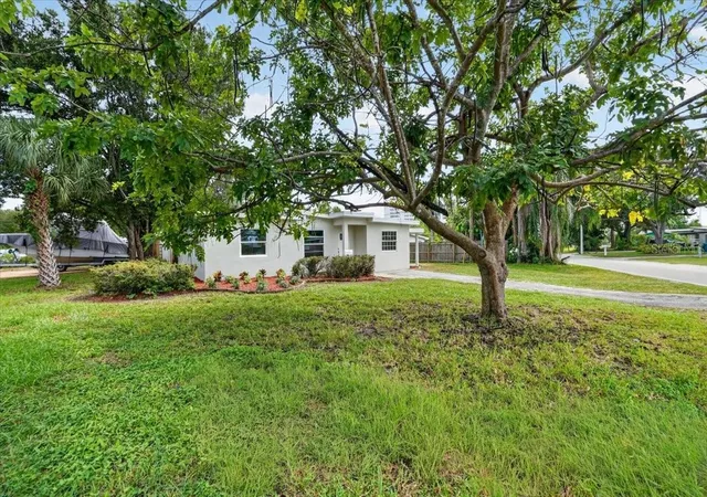 Photo 3 of Single family home for sale at 6790 Date Palm Ave S, Saint Petersburg, FL 33707 | MLS# TB8553601 | Listing updated on 2026-10-01