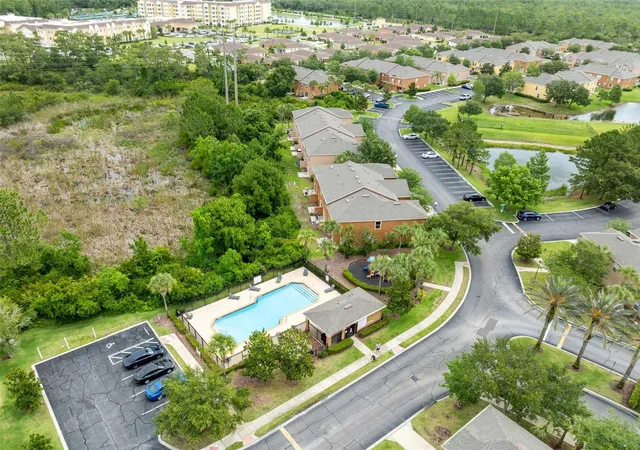 Photo 3 of Townhouse for sale at 4231 Trident Point, Oviedo, FL 32765 | MLS# O6446176 | Listing updated on 2026-10-07